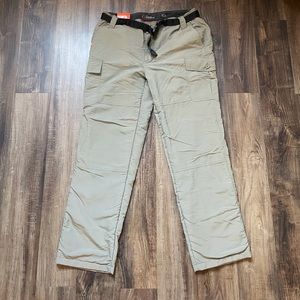 NWT Men’s Outdoor Pants